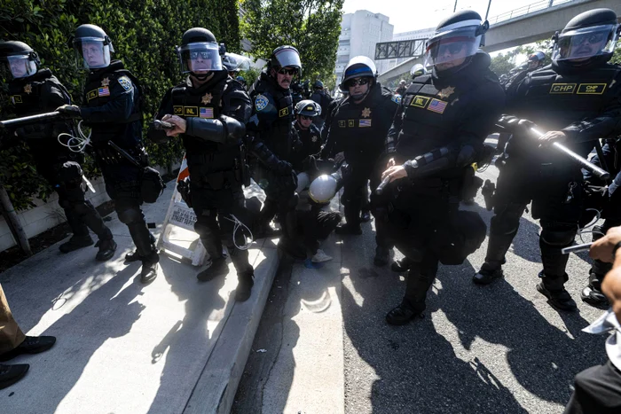 Poliția din Los Angeles a făcut zeci de arestări FOTO Profimedia