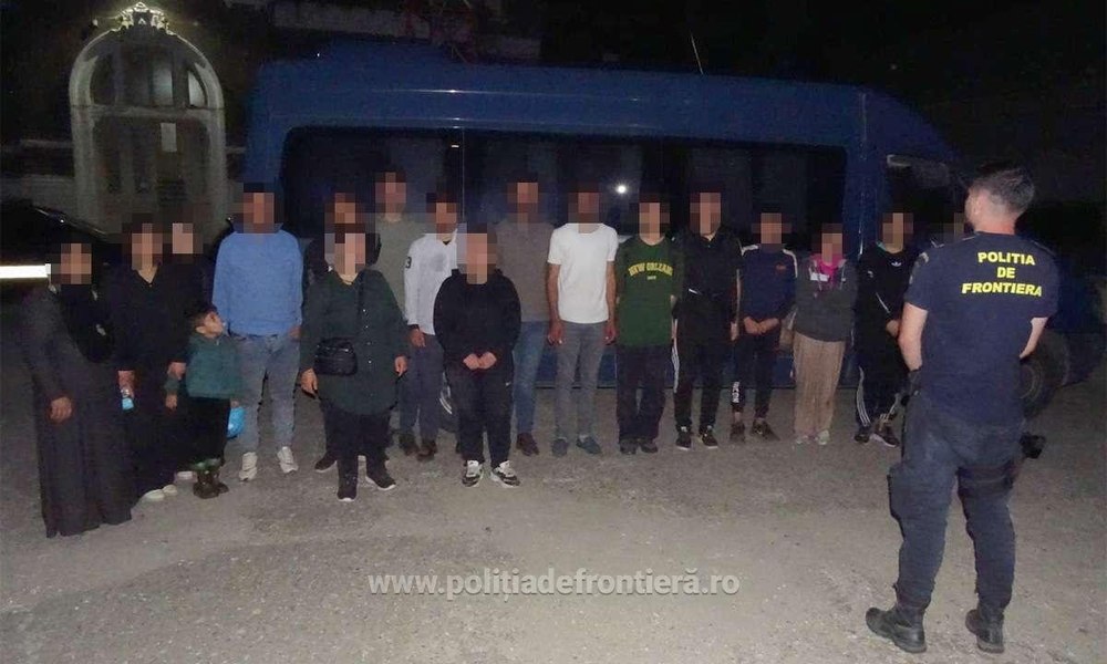 19 cetățeni sirieni, cu vârste între 13 și 62 de ani, au încercat să intre în țară ilegal traversând Dunărea cu o ambarcațiune
