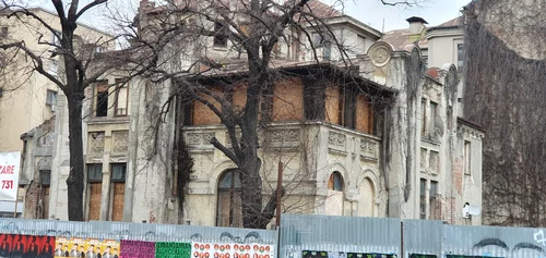 Casa Pompiliu Eliade a ajuns o ruină. foto: Adrian Popescu