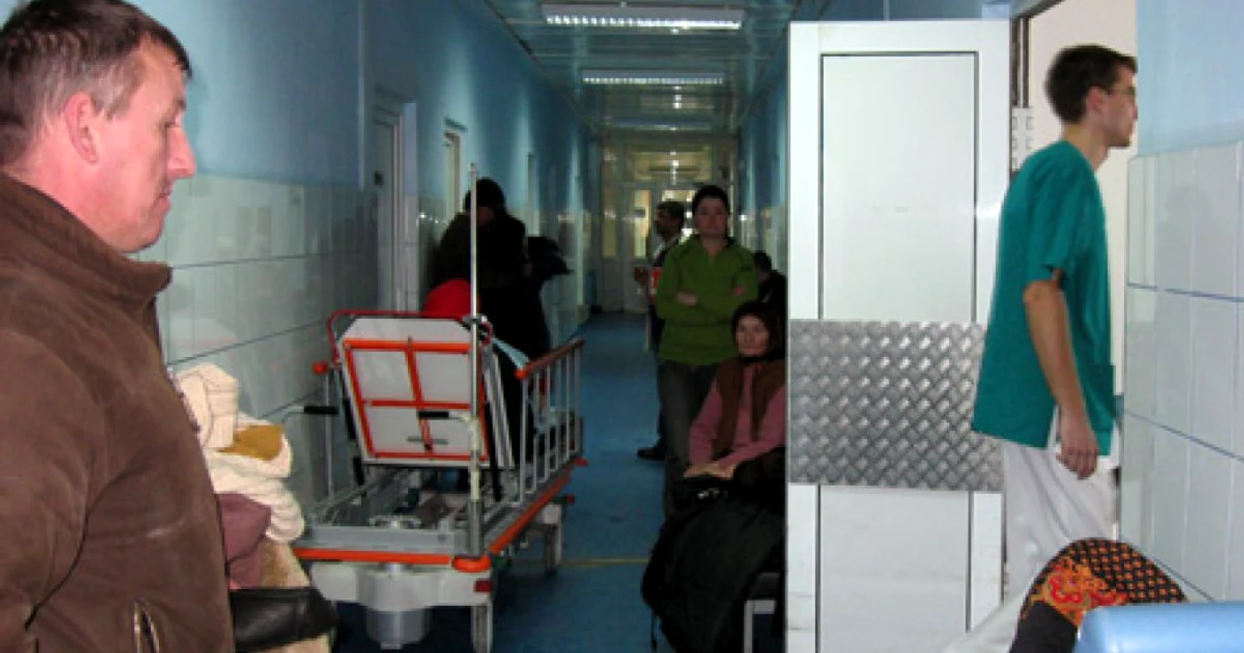 Asistentele medicale de la Spitalul "Ion Cantacuzino" sunt obligate să restituie sporul salarial de sală de operaţii, acordat legal