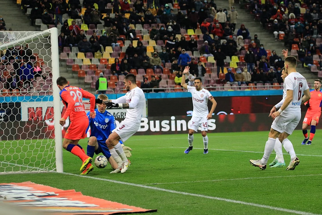 Pe lângă cele trei goluri, FCSB a mai irosit și alte ocazii cu CFR (Foto: Marian Burlacu)
