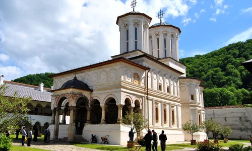 manastirea horezu jpg