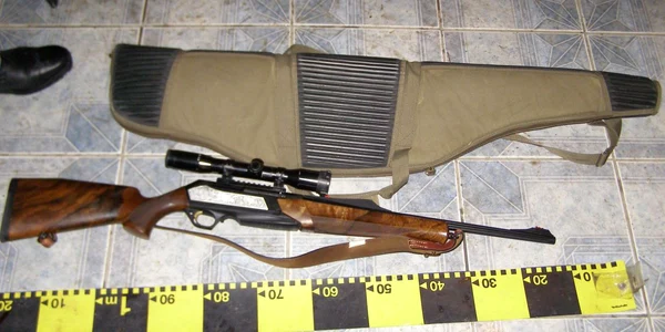 Armele și muniția au fost confiscate de polițiști