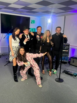 What's UP și soția sa sunt nedespărțiți și au venit împreună și în această dimineață la matinalul Radio ZU