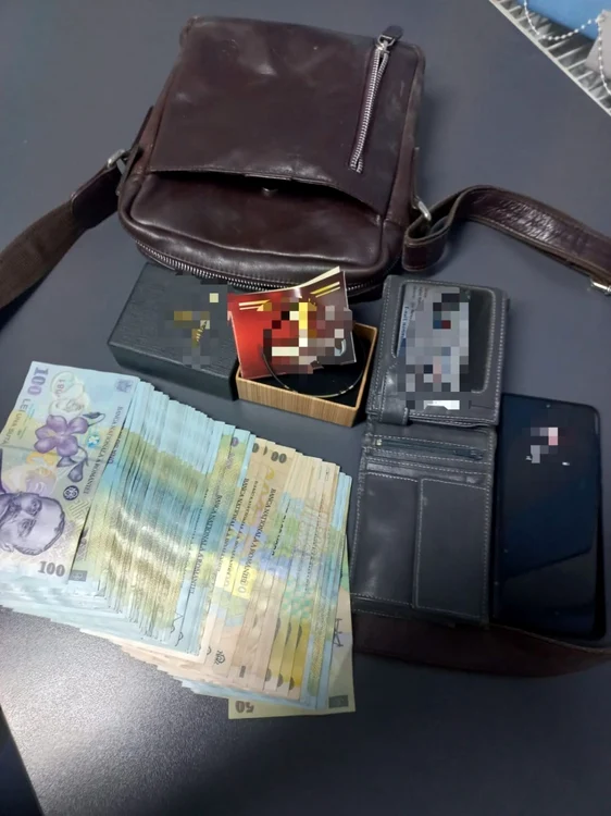 Banii şi obiectele au fost pierdute de un bărbat FOTO IPJ Vrancea