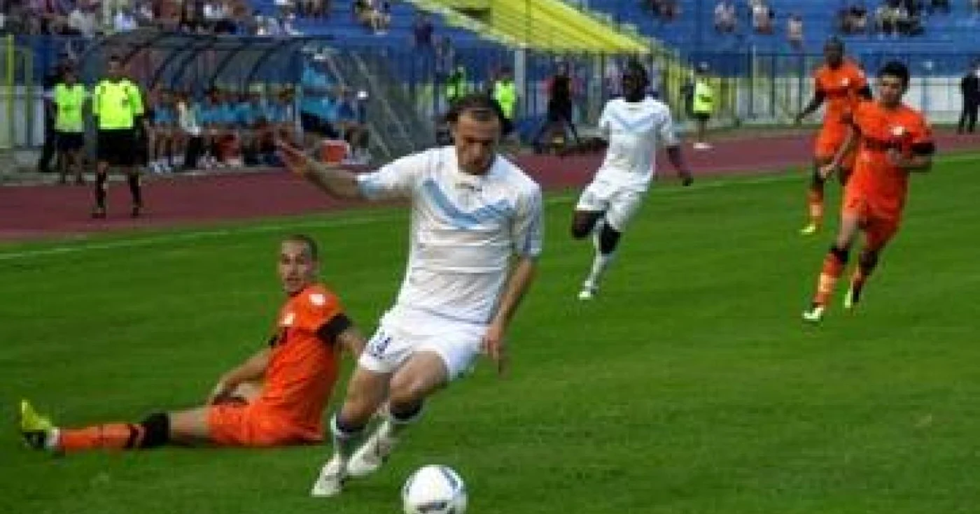 Fază de joc din meciul CSMS Iaşi - Ceahlăul Piatra Neamţ Foto: sportflex.ro