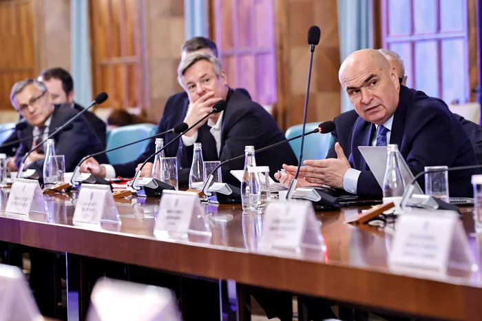 Premierul Bolojan, la Guvern FOTO: Facebook/Guvernul României