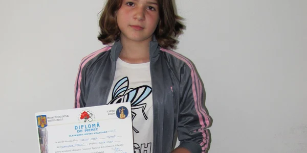 Adolescenta a obţinut numai premiul I la toate concursurile de limba ronmănă