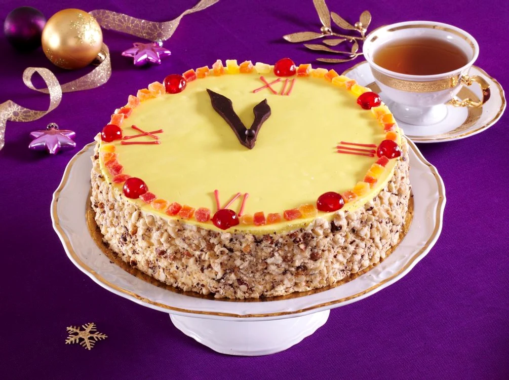 New Year's cake   clock jpeg