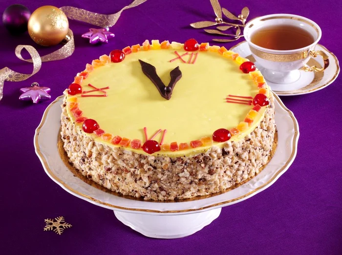 New Year's cake clock jpeg