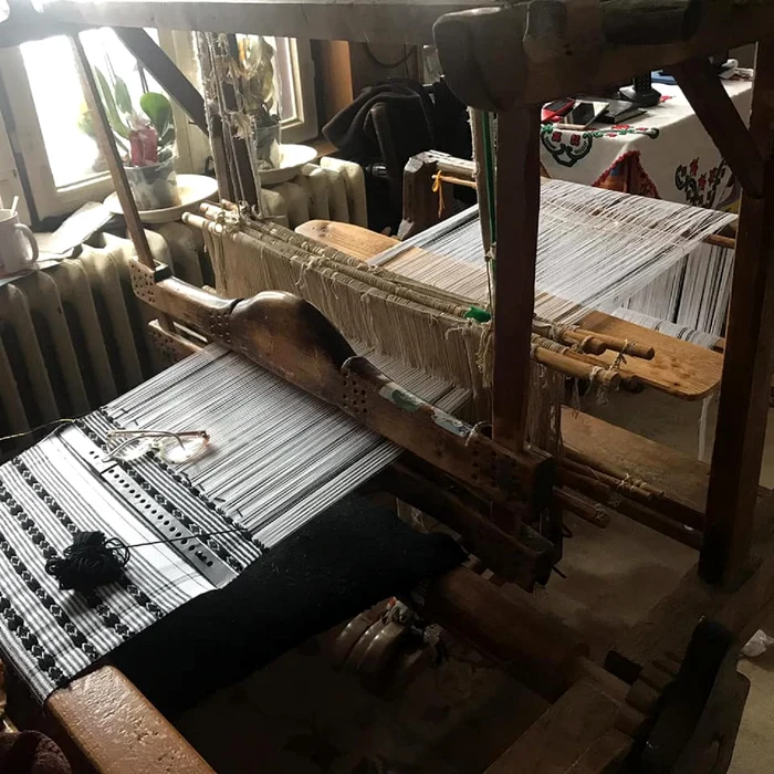 Săculețul de Vaideeni și războiul de țesut la tanti Onica Foto Asociația Culturală Moștenitorii