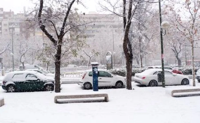 Deşi suntem în luna mai când minimele n-ar trebui să scadă sub 10 grade, Spania este ameninţată de zăpădă