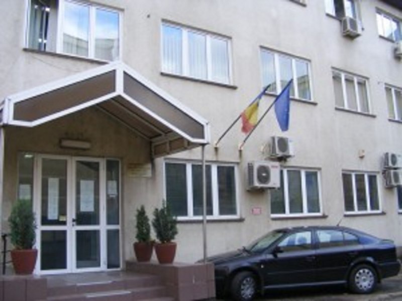 Directorul general și directorul executiv CAS Maramureș, sub control judiciar pentru luare de mită 