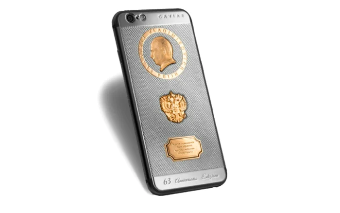 Un iPhone 6s din aur şi sub aura lui Vladimir Putin. FOTO Mashable