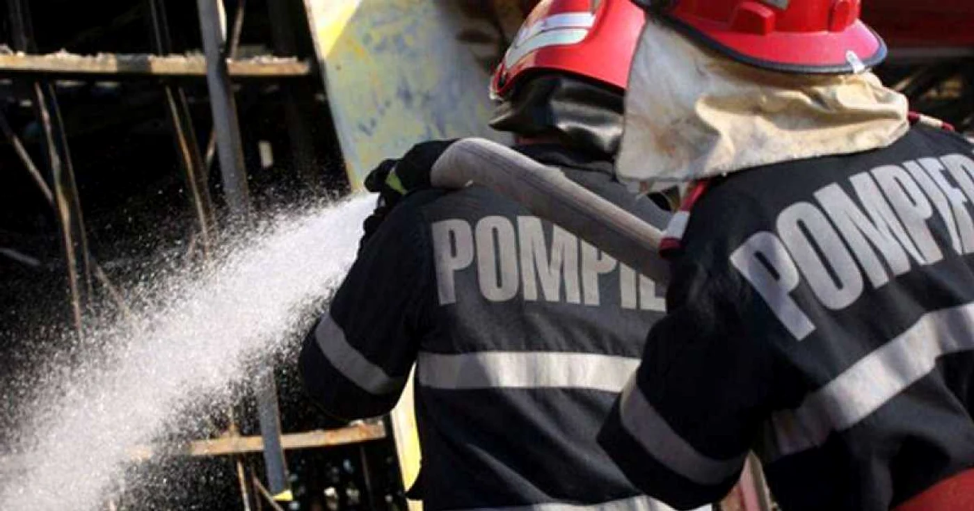 Pompierii speră ca numărul intervenţiilor în preajma sărbătorilor să fie redus