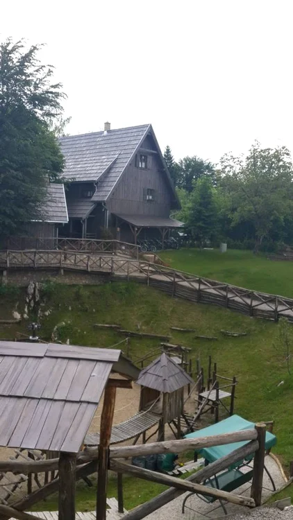 Andreea Marin a postat pe Facebook poze din escapada ei la munte cu Tuncay Ozturk. (Arhiva personală)