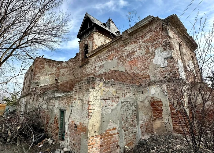 Casa de Oapeți este în ruine. FOTO Ionuț Apostu