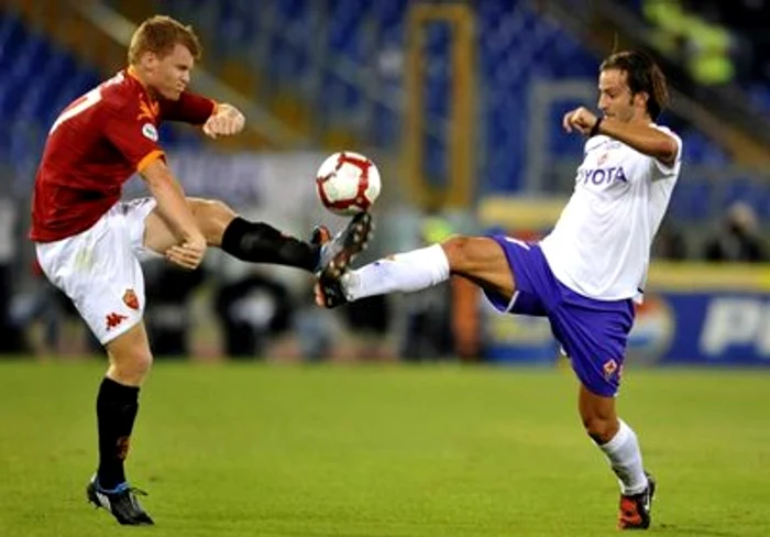 
    Faultul intenţionat asupra lui Toulalan îl costă două meciuri  