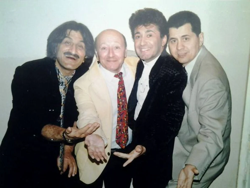 
    Gabriel Dorobantu intr-un turneu, in urma cu cativa ani, alaturi de Jean Constantin, Marin Moraru si Octavian Ursulescu  