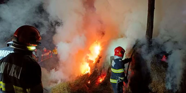 incendiu faneata Vaslui FOTO ISU Vaslui jpg