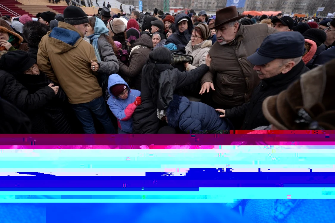 Sfinţire Catedrala Mântuirii Neamului jandarmi aglomeraţie FOTO Mediafax