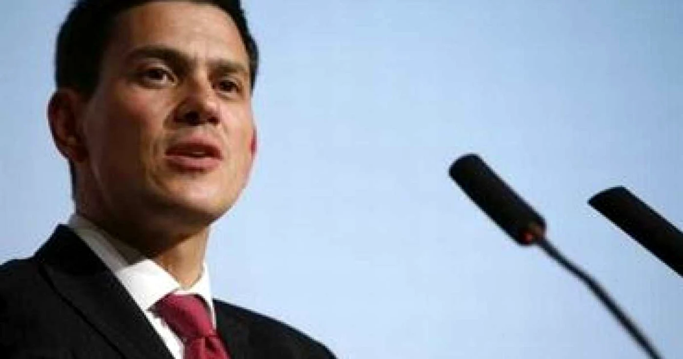 Miliband, în vizită la Moscova