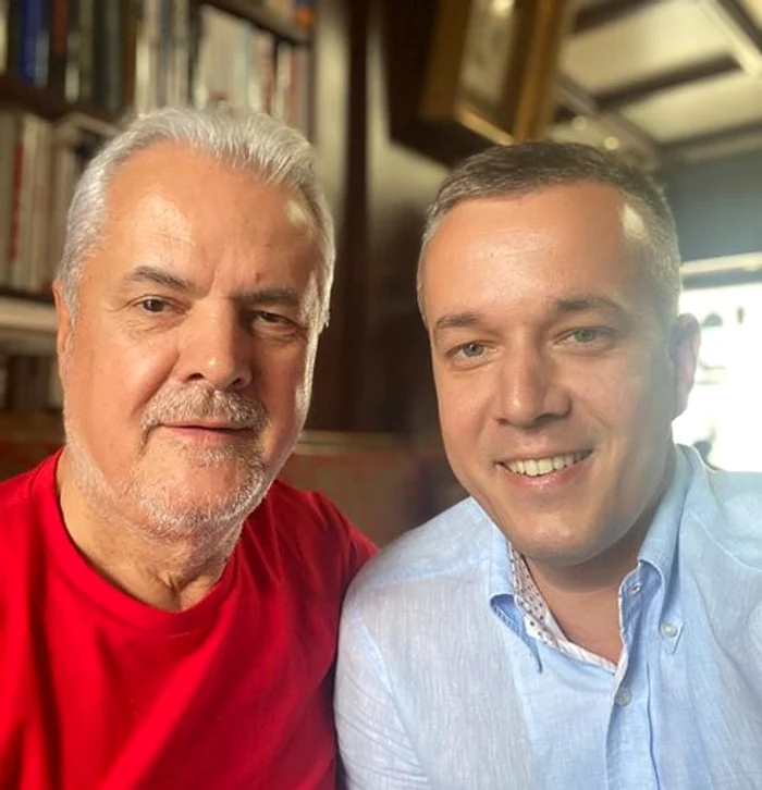 Andrei, fiul lui Adrian Năstase, postat pe Facebook poza făcută alături de tatăl său, la aniversarea celor 70 de ani