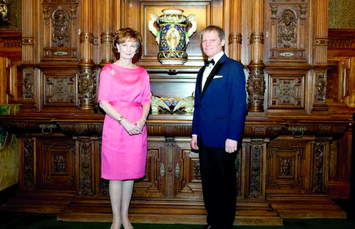 Principesa margareta şi premierul Dacian Cioloş. FOTO familiaregala.ro
