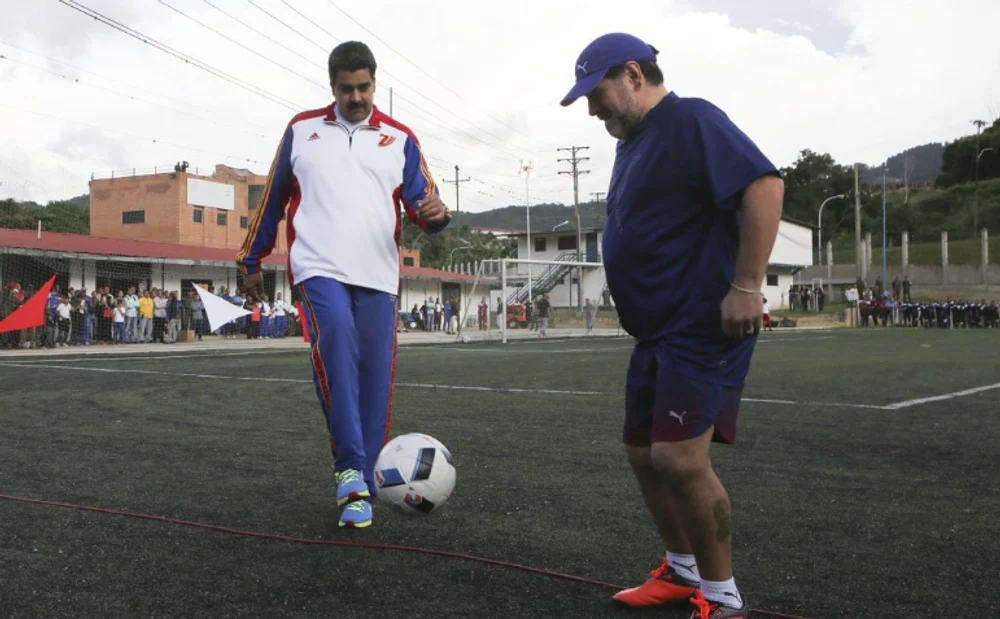 Președintele răpit de Donald Trump era prieten cu Maradona. Pasionat înrăit, Nicolas Maduro a renunțat la sport și s-a dedicat politicii