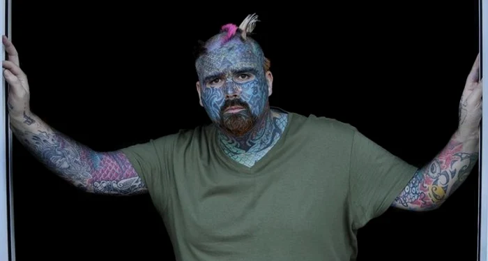 Tânărul şi-a completat transformare în aproximativ 12 ani