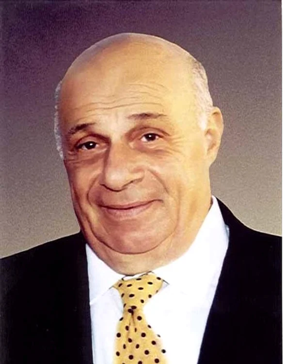 
    Rauf Denktas (Wikipedia)  