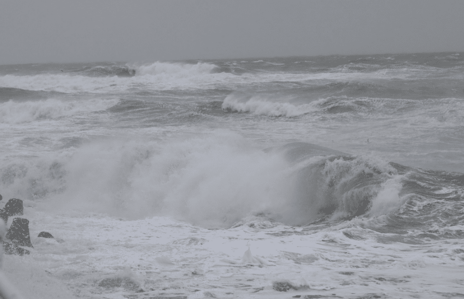 Riscul unui tsunami în Marea Neagră. Seismolog: „Dobrogea este ferită de cutremurele din Vrancea, dar nu și de acest fenomen“