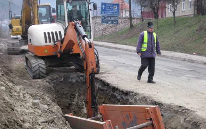 În multe zone carosabilul trebuie refăcut