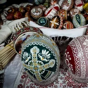 Ouă încondeiate by Vasilina Omania Sursă Facebook