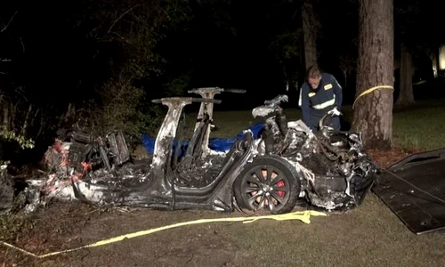 accident tesla jpeg