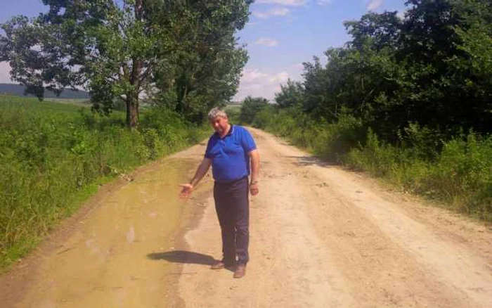Primarul comunei se plange de starea drumului  Sursa foto: CJ Maramures