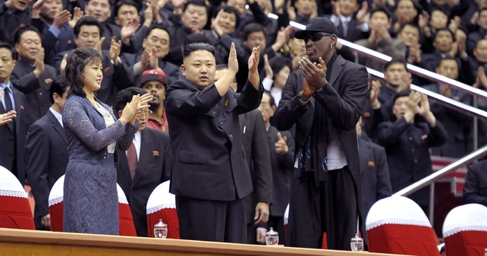 Dennis Rodman, alături de Kim Jong-un şi soţia lui FOTO Reuters