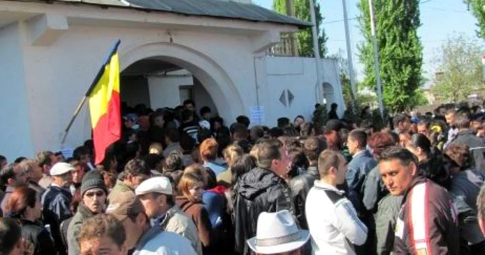 În mai 2011, şomerii s-au călcat în picioare pentru a-şi depune CV-ul