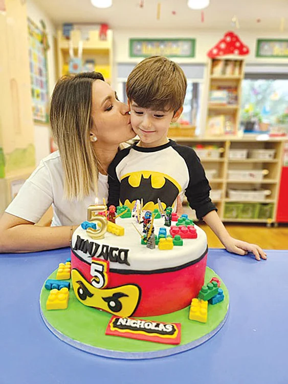 Aniversarea noii locuinţe a coincis cu ziua de naştere a fiului cel mic, Nicholas