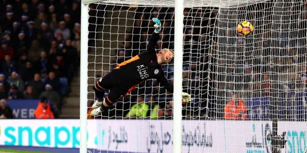 Portarul echipei Leicester City Kasper Schmeichel primeste gol in partida din Premier League contra echipei Manchester United. FOTO Guliver/Gettyimages