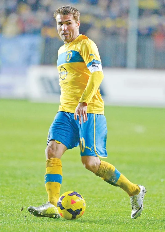 În perioada în care a evoluat la Petrolul, Adrian Mutu a fost şi căpitanul echipeiFoto: Răzvan Păsărică