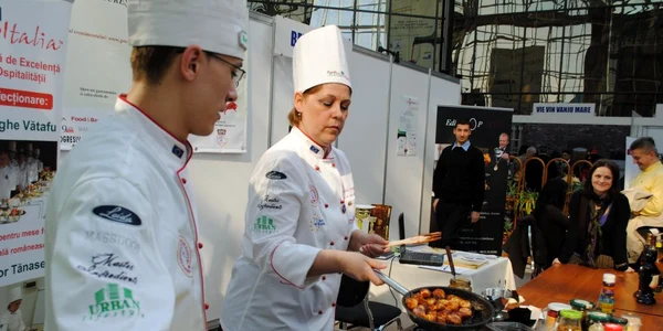 Bucătarul Cerasela Lungu a deschis apetitul participanţilor pentru un vin de calitate