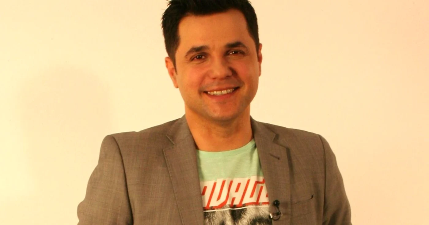 Cove va pune paie pe foc atunci când spiritele sunt deja încinse şi îi va descoase pe concurenţi de secrete, pentru a afla povestea de viaţă a fiecărei echipe FOTO Prima TV