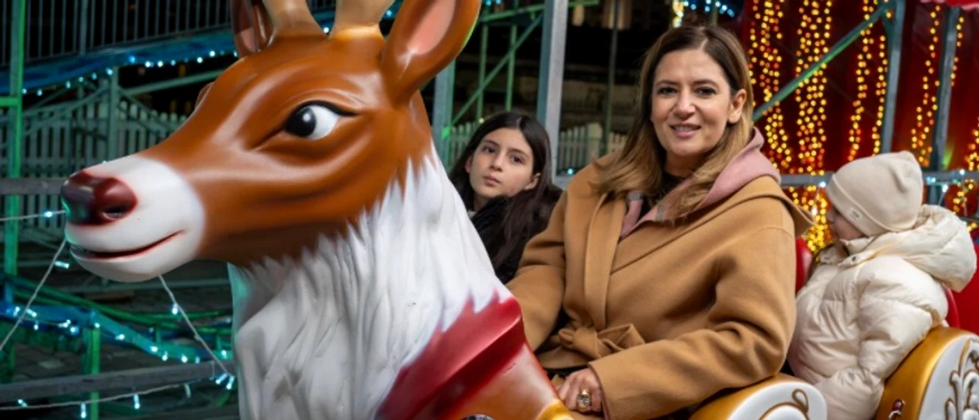 Amalia Enache și fiica, Alma, în Caruselul Venețian foto: Yolo Media 