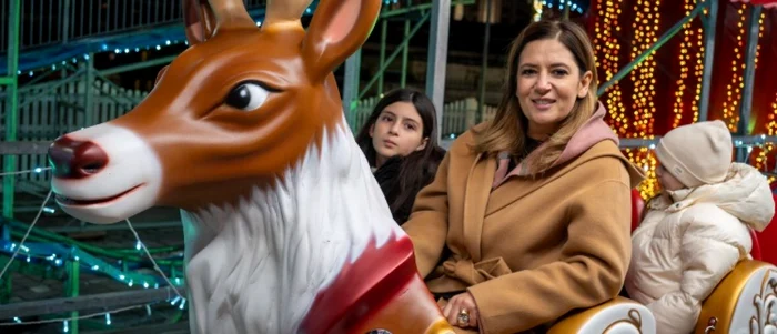 Amalia Enache și fiica, Alma, în Caruselul Venețian foto: Yolo Media