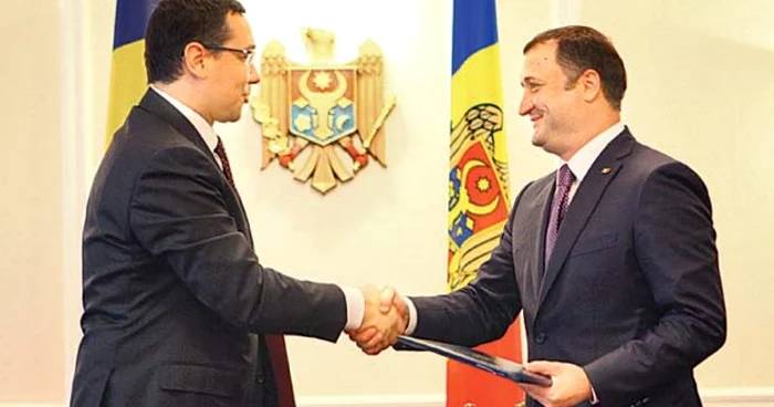 Victor Ponta şi Vlad Filat au semnat o declaraţie privind cooperarea în domeniul energetic