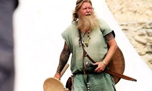 Oamenii care aduc trecutul în prezent  Per Jarl, războinic: „Sunt viking profesionist“ jpeg