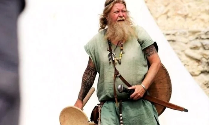 Oamenii care aduc trecutul în prezent  Per Jarl, războinic: „Sunt viking profesionist“ jpeg