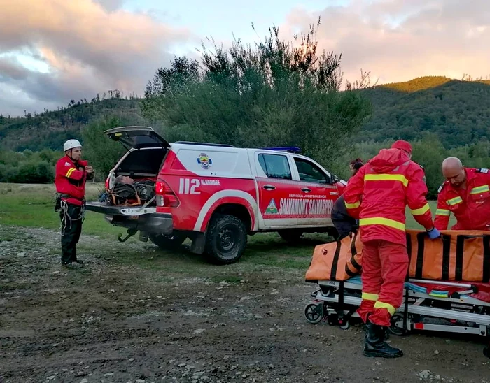 Victima avea fractura de tibie FOTO: Salvamont Bihor