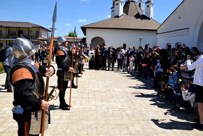 Palatul Brâncovenesc de la Potlogi. Ceremonialul schimbului de gardă. FOTO Arhivă